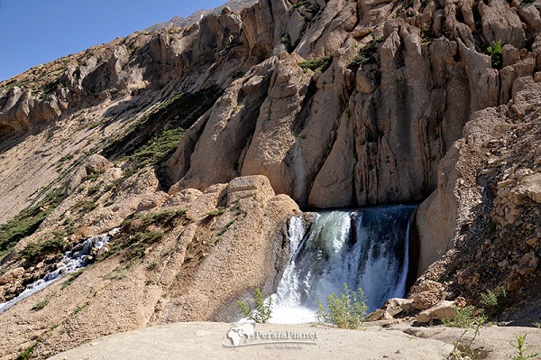 چشمه زیبا وبی نظیر کوهرنگ
